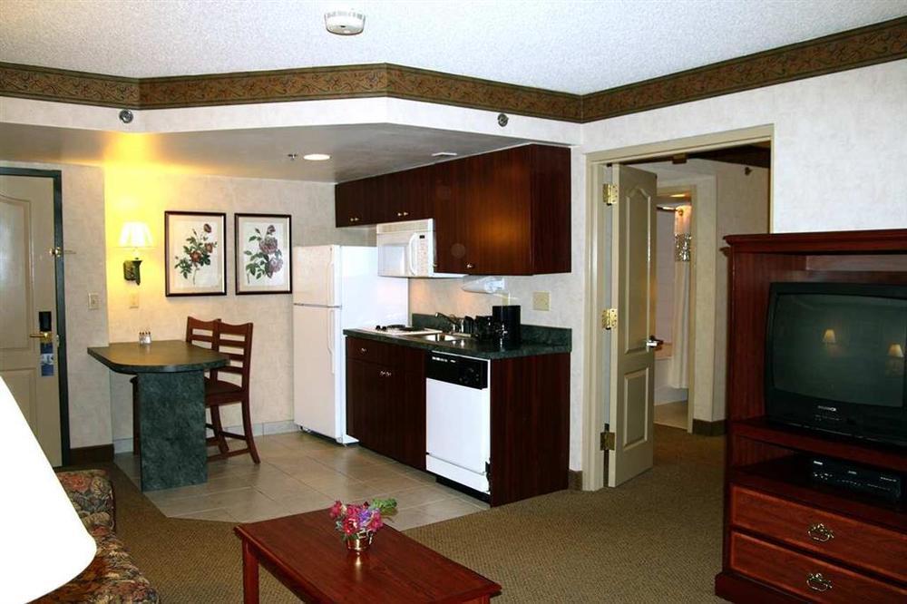 Hampton And Asheville Airport 3*